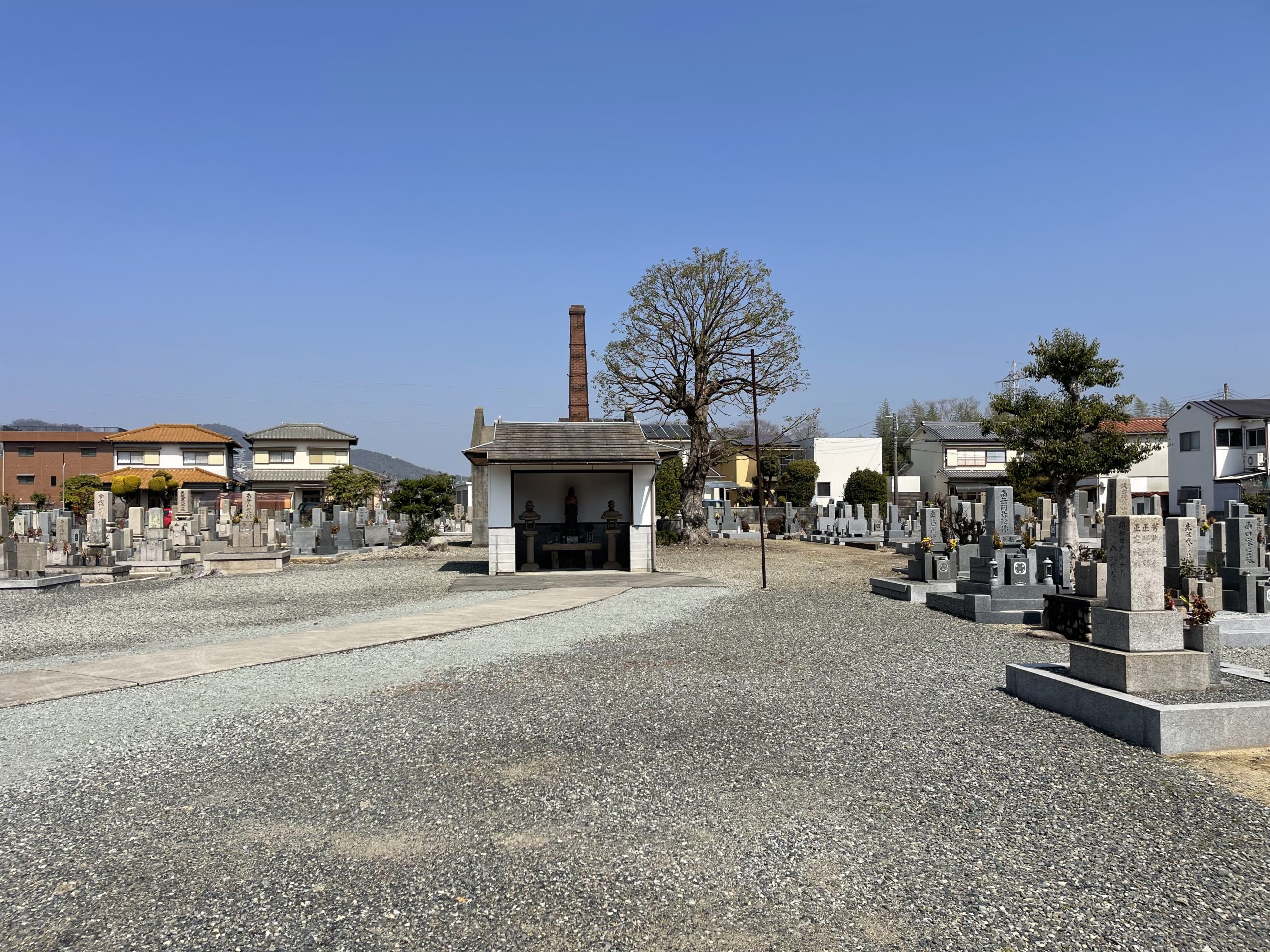  加茂共同墓地の聖地中央