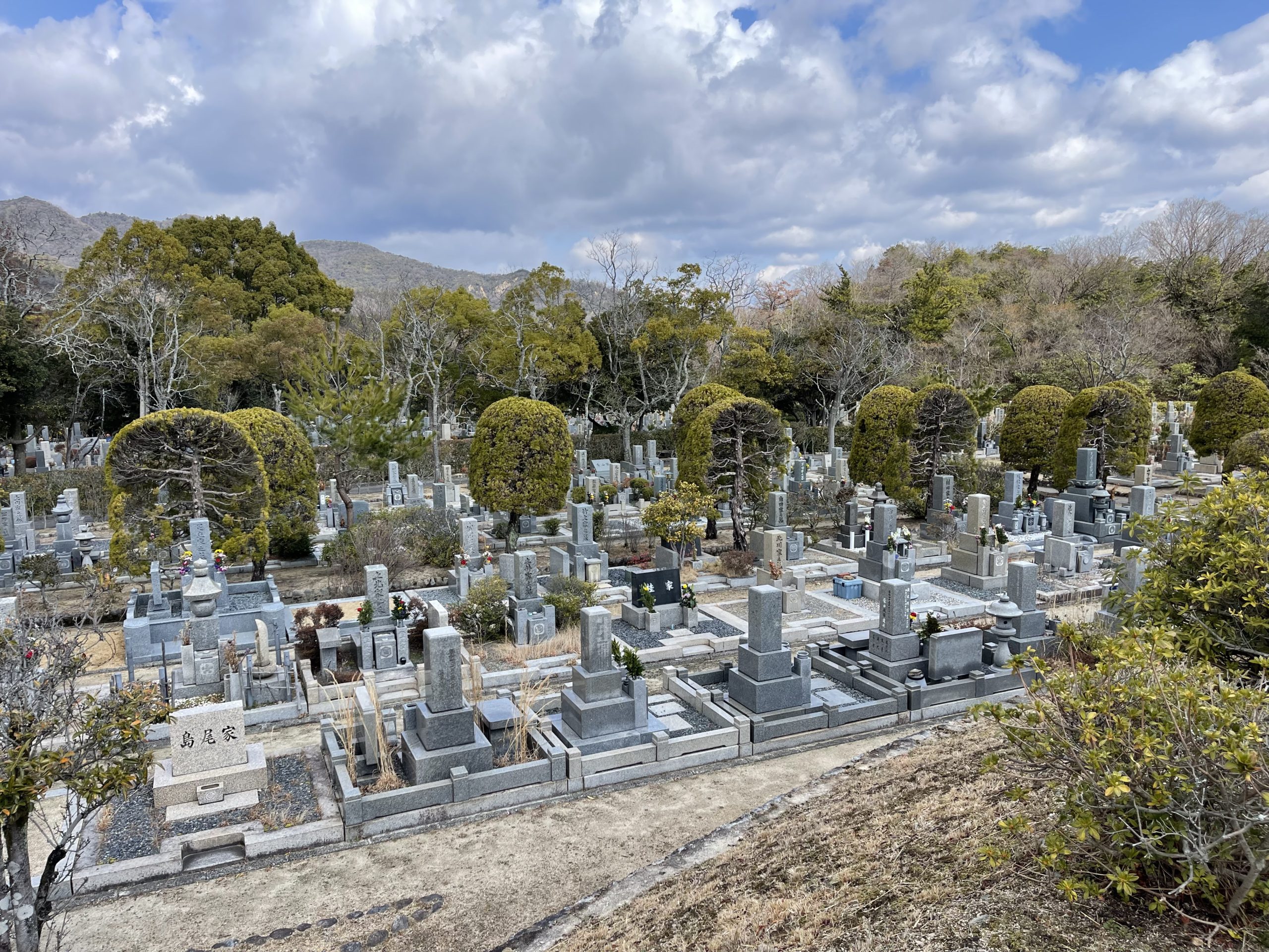 甲山墓園の聖地北側