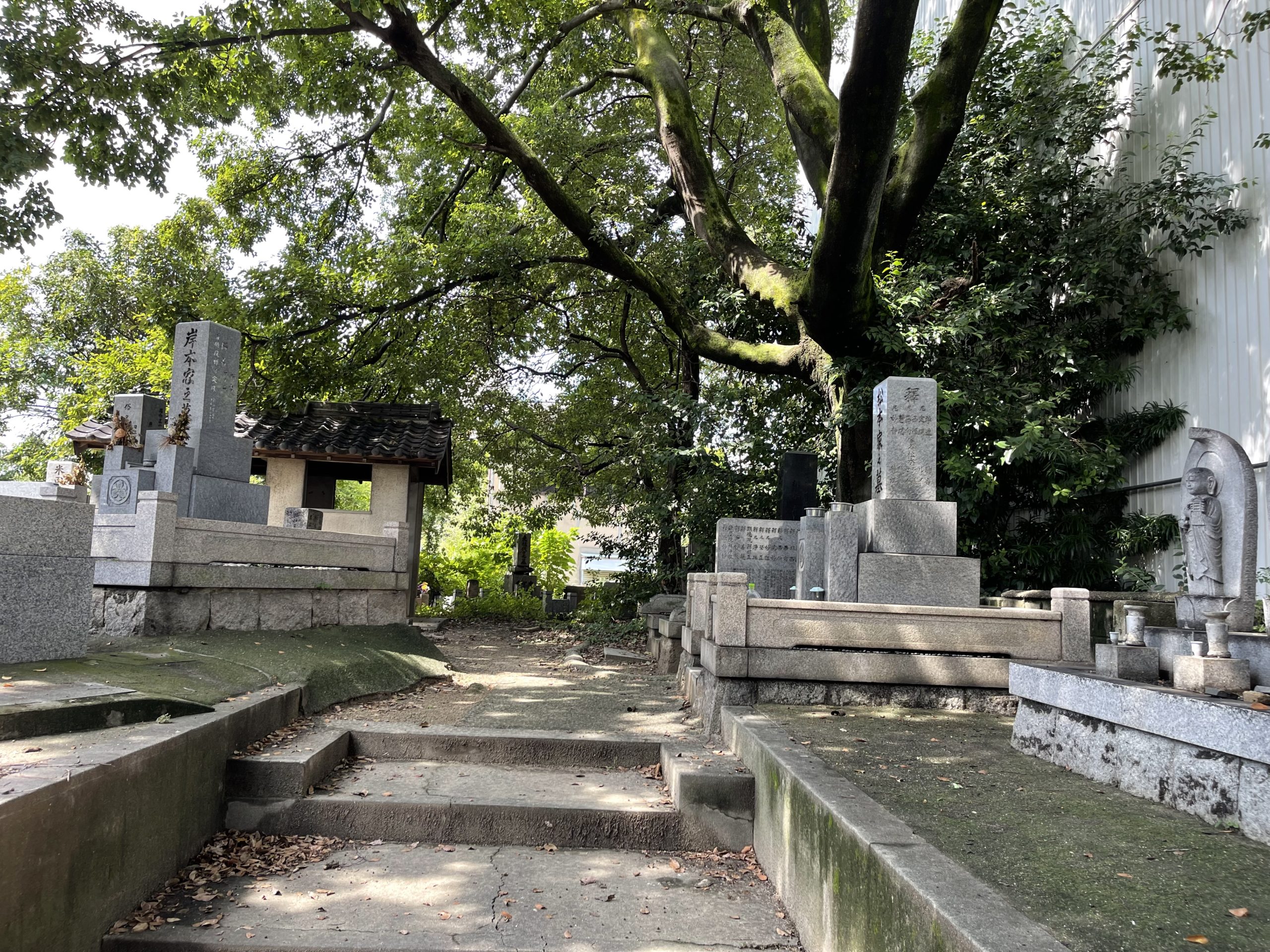 加島西墓地の聖地
